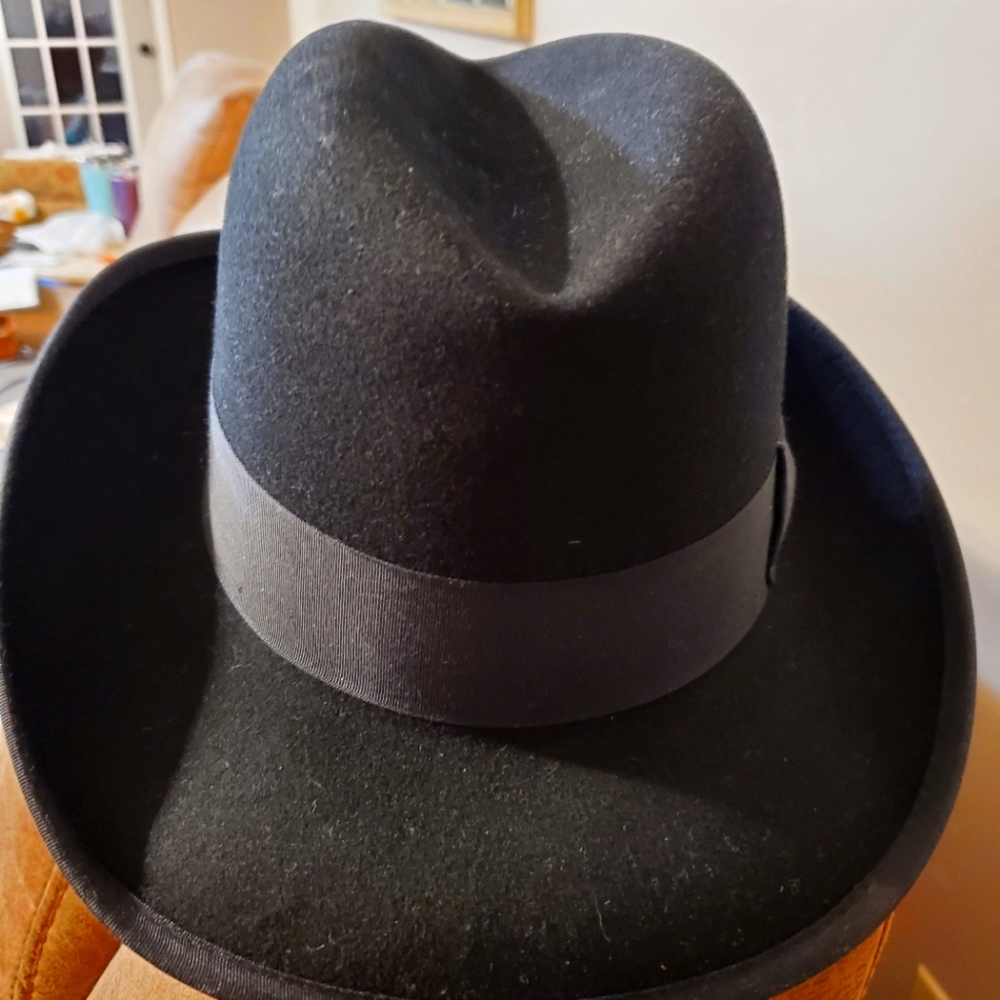 Stacy Adam's hat size is small